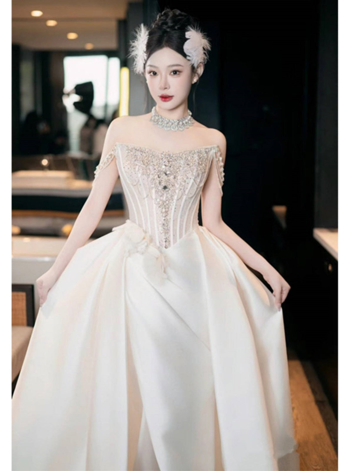 Bridal Wedding Satin Off-shoulder Light Wedding Dress